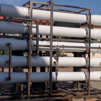 滄州市藍海洋水工提供工業水處理設備反滲透設備