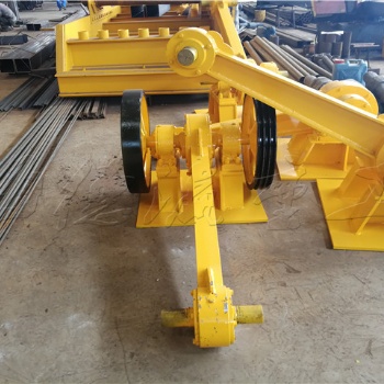 馬鞍山礦用 圓振篩 平面往復(fù)式振動(dòng)篩 篩機(jī)機(jī)頭