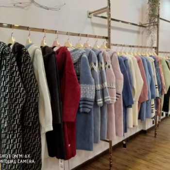 芝麻E柜女裝加盟，2019加盟總部，聯營模式，萬元開店！