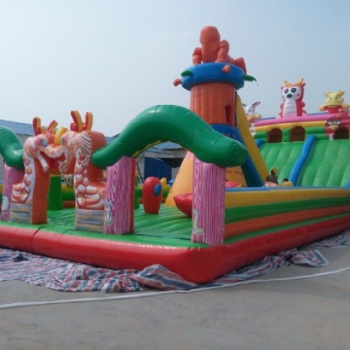 河南鄭州充氣城堡游樂設(shè)備廠家