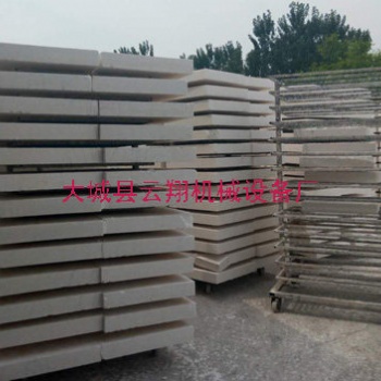 硅質(zhì)板設(shè)備 水泥基硅質(zhì)板設(shè)備 云翔保溫板熱收縮膜打包機(jī) 大城云翔機(jī)械