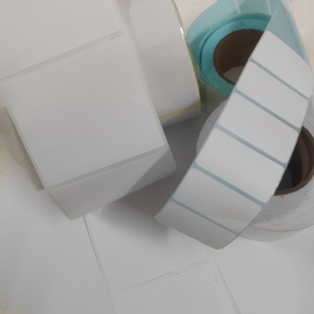 廠家銷售強粘不干膠標簽紙、各種標簽紙！