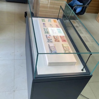 定做柜臺玉器古董文物展覽柜博物館烤漆玻璃展柜