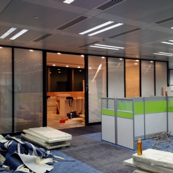 深圳辦公室玻璃隔間百葉高隔斷雙玻隔斷定制